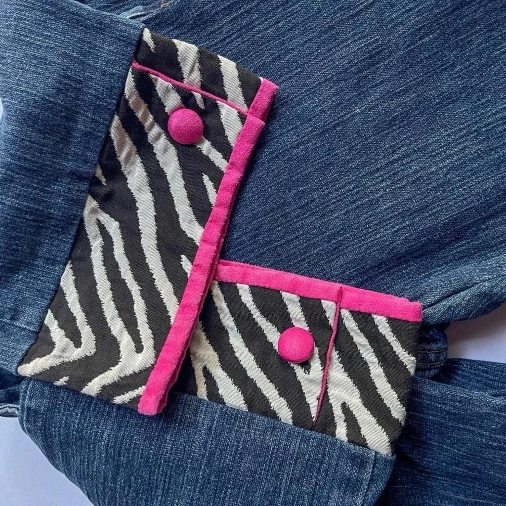 Y2K Low Rise Cuffed Flare Jeans Blue‎ Denim with Zebra Fabric & Pink Trim Sz 4